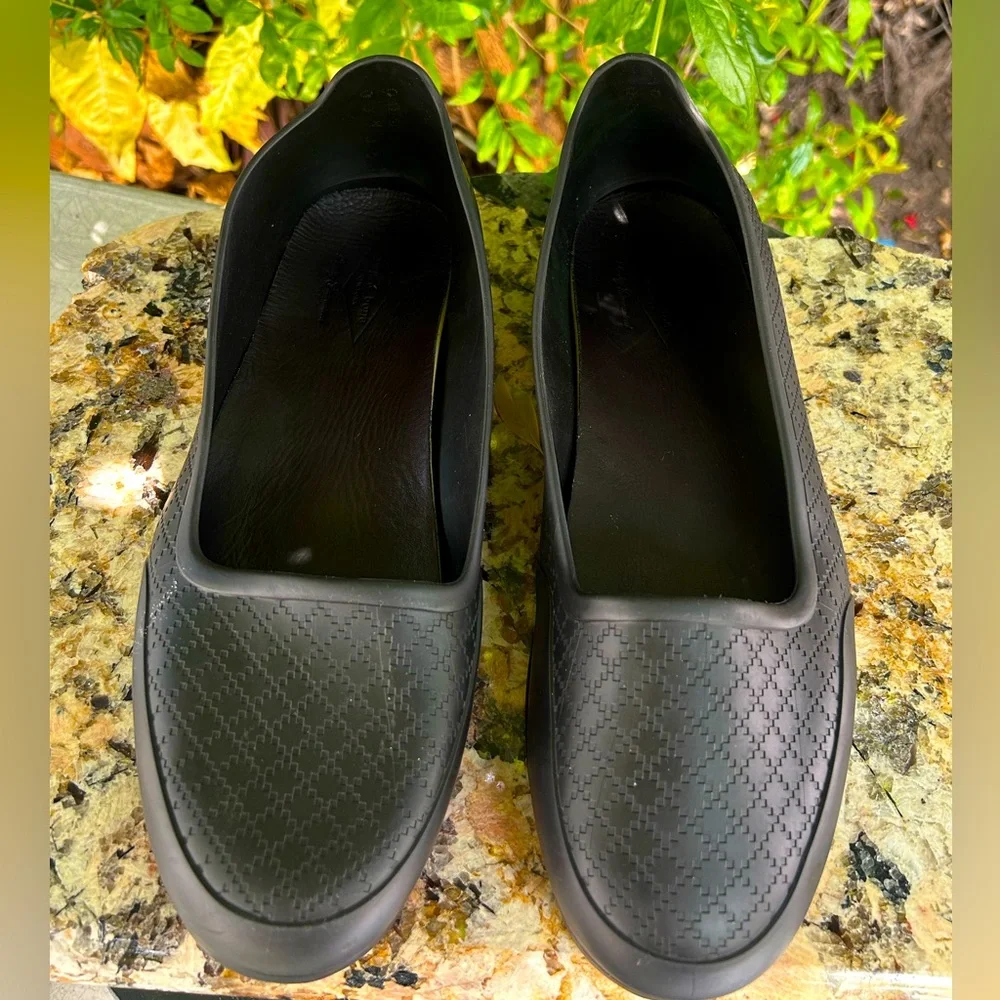 GUCCI Men's New Gucci Black Rubber Overshoe/Shoe Cover w/Diamante Pattern 11